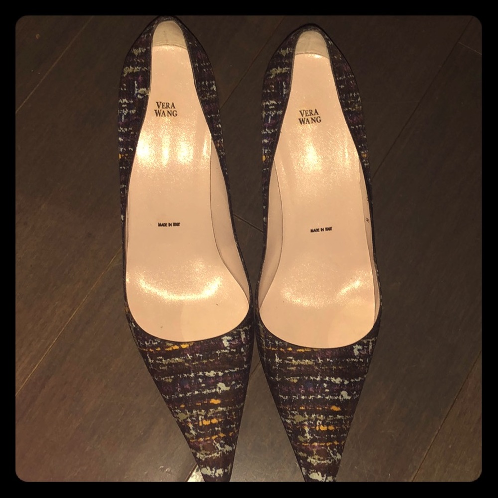 Vera Wang pointed toe heels - 39 fits like 8.5/9